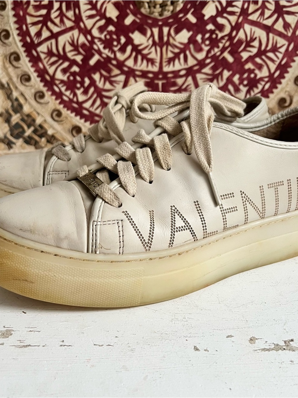 Valentino By Mario Valentino Womens Dalia Logo Leather Platform Sneaker Bone 7.5